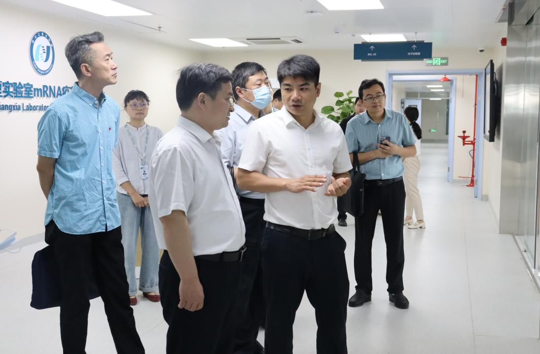 1.签约.jpg